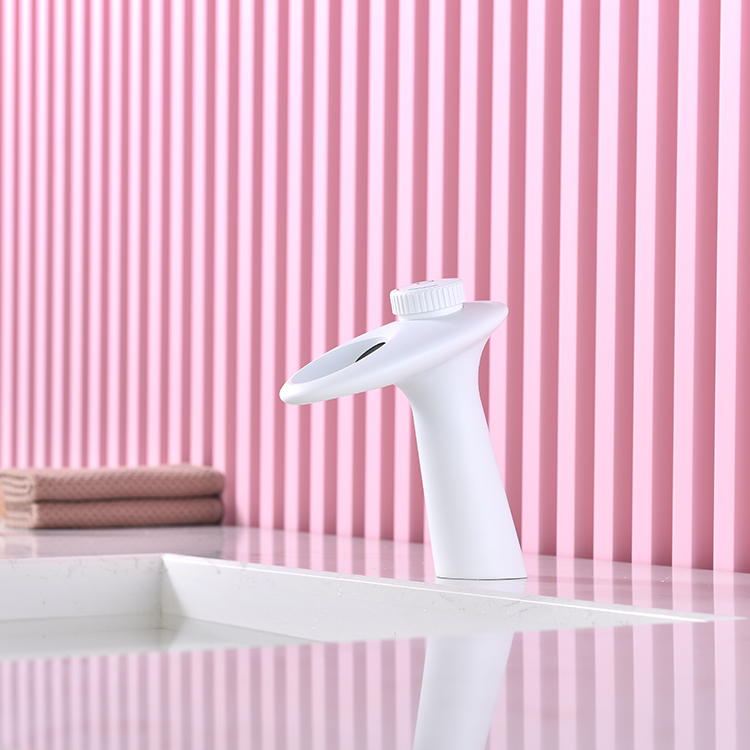 Новый дизайн, белый однорычажный смеситель для раковины с горячей и холодной водой, установленный на палубе, смеситель для раковины в ванной комнате