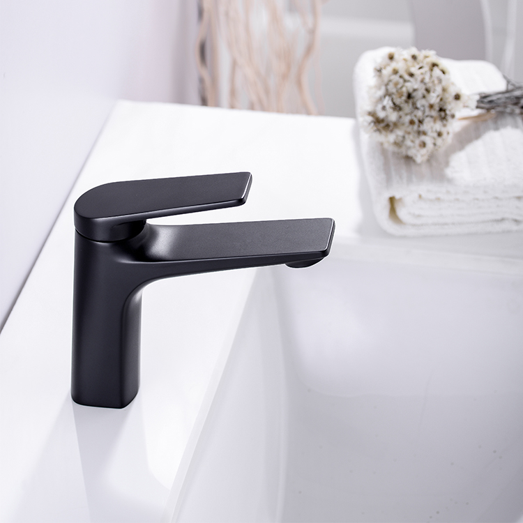 2021 современный матовый черный смеситель для умывальника с одной ручкой, установленный на палубе для ванной комнаты