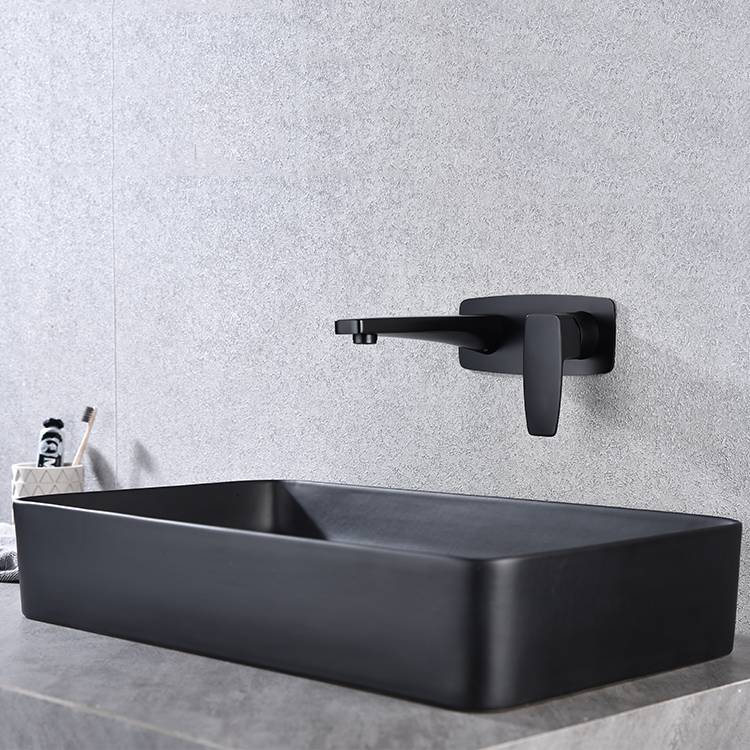 Современный дизайн, настенный смеситель для ванной комнаты, матовый черный латунный настенный смеситель для водопада