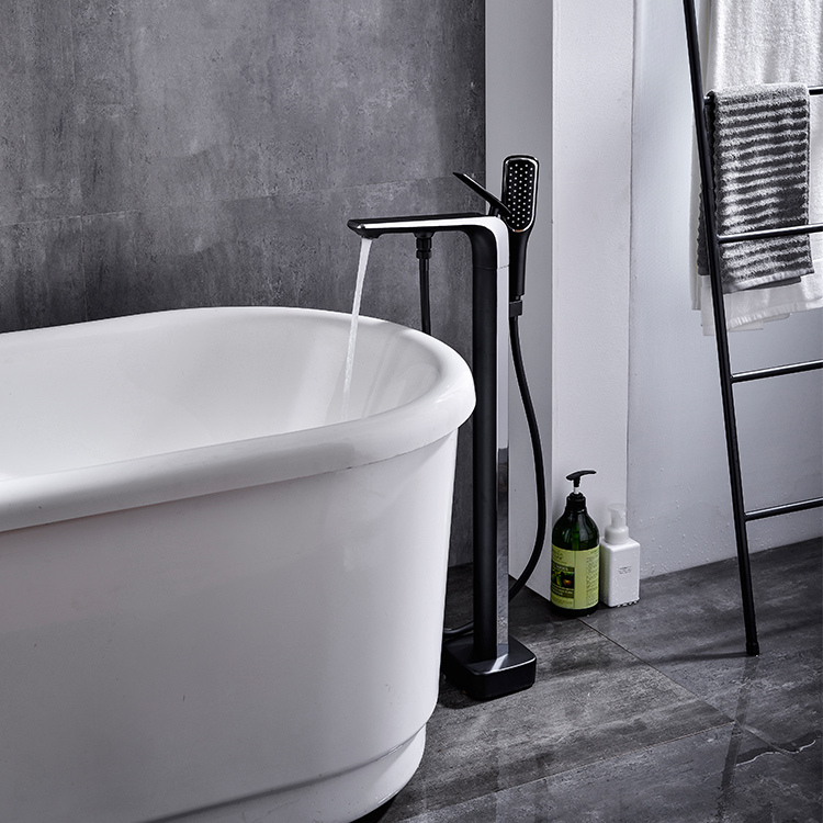 Новейшая матовая черная и хромированная отдельностоящая душевая ванна Отдельно стоящий смеситель для ванны